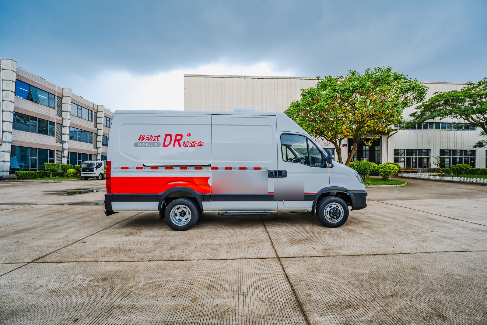 Mobile medical imaging vehicle exterior